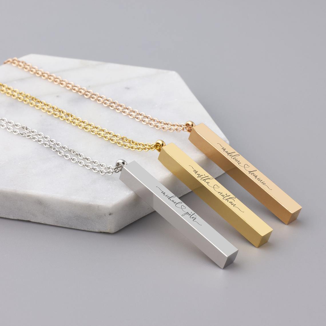 Engraved Cursive Vertical Bar Name Pendant - Lavstra