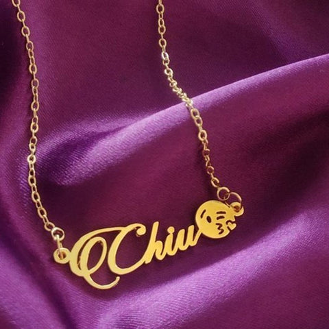 Kiss Emoji Plated Name Necklace