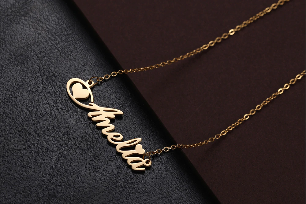 Beautiful Small Heart Name Pendant - Lavstra